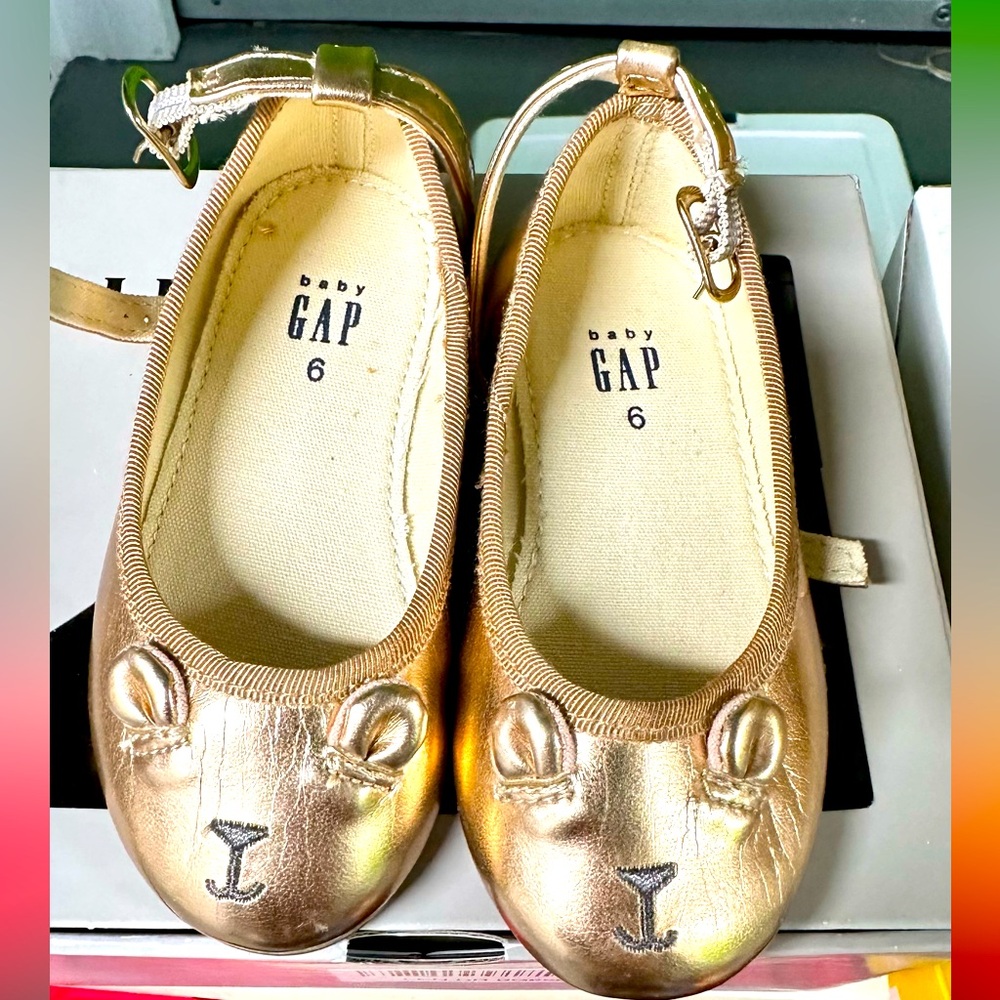 New worn once for photo shoot! Baby girl size 6 Mary Jane flats